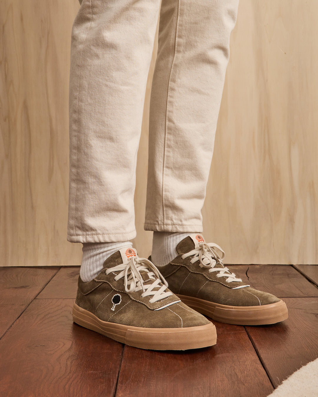 Nashi Tennis Suède Kaki