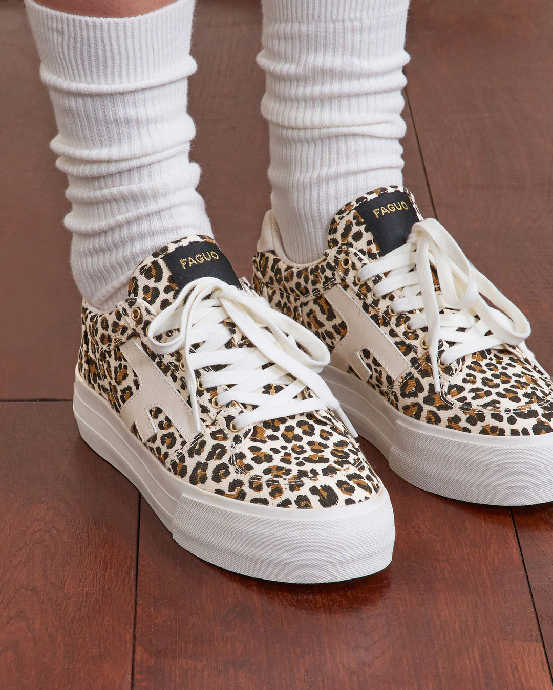 Baskets Walnut Platform